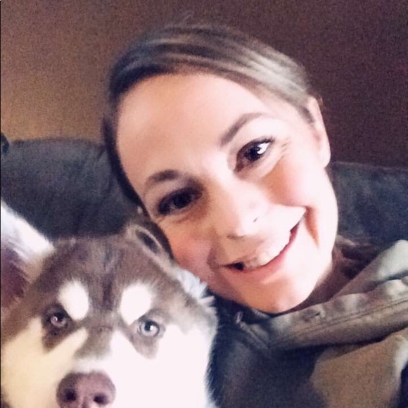 Meet your Posher, Danielle - Picture 1 of 1